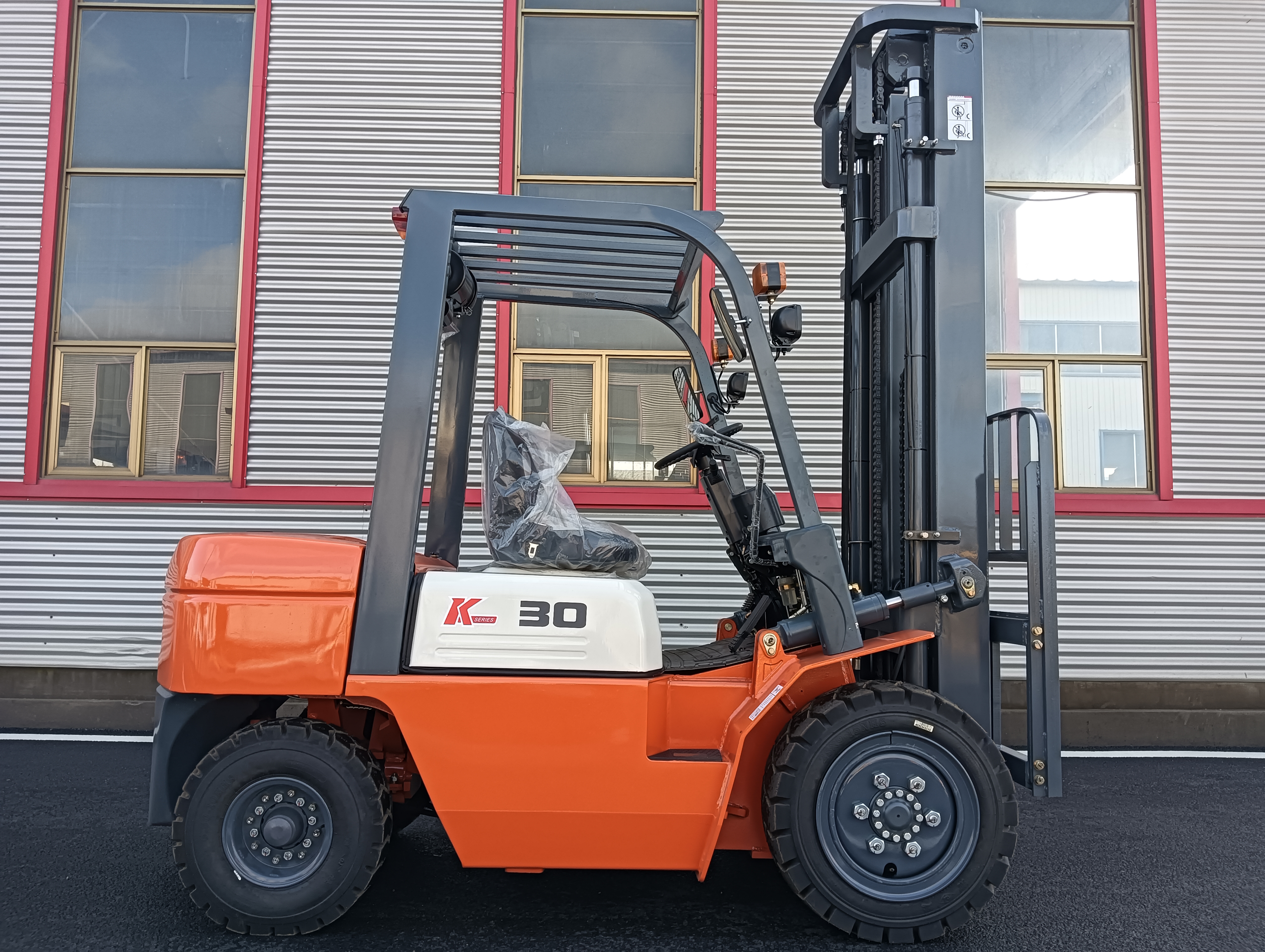 Logway شاحنة ديزل ذات سعة عالية للرفع: قوة وتحمل متفوقين في التعامل مع الأحمال الشاقة