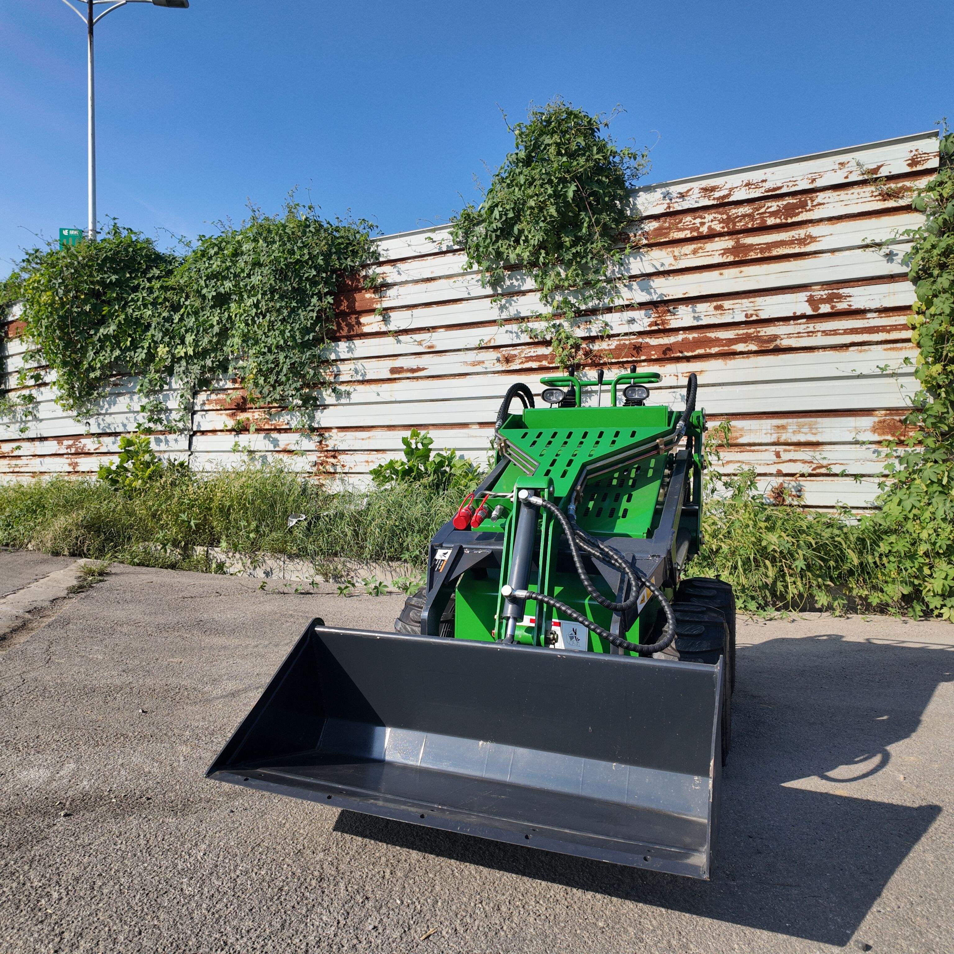 Зв'язатися з нами