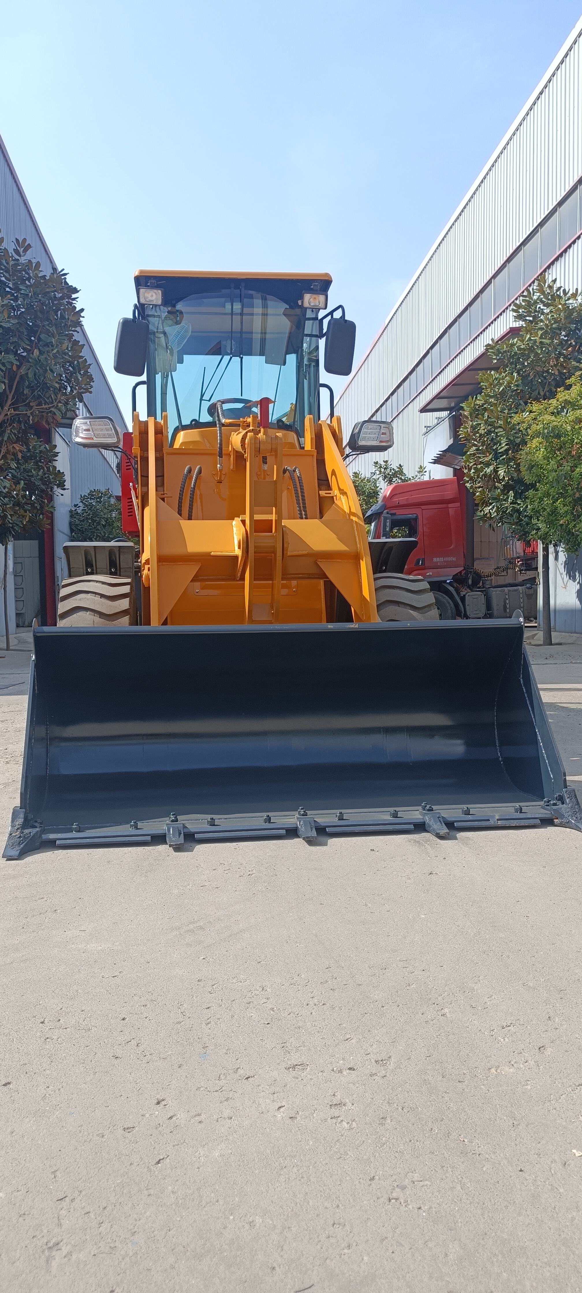 Логвей екскаватор підйомник на продаж: Універсальна машина 2-в-1 для копання, навантаження та підйому