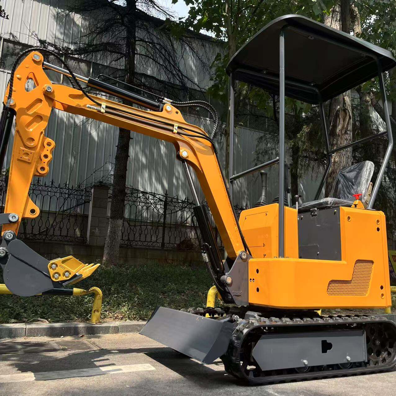 Зв'язатися з нами