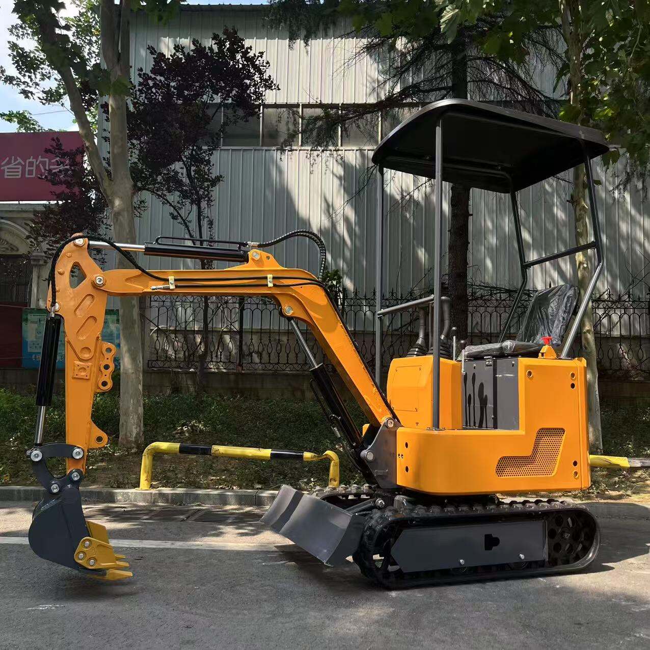 Зв'язатися з нами