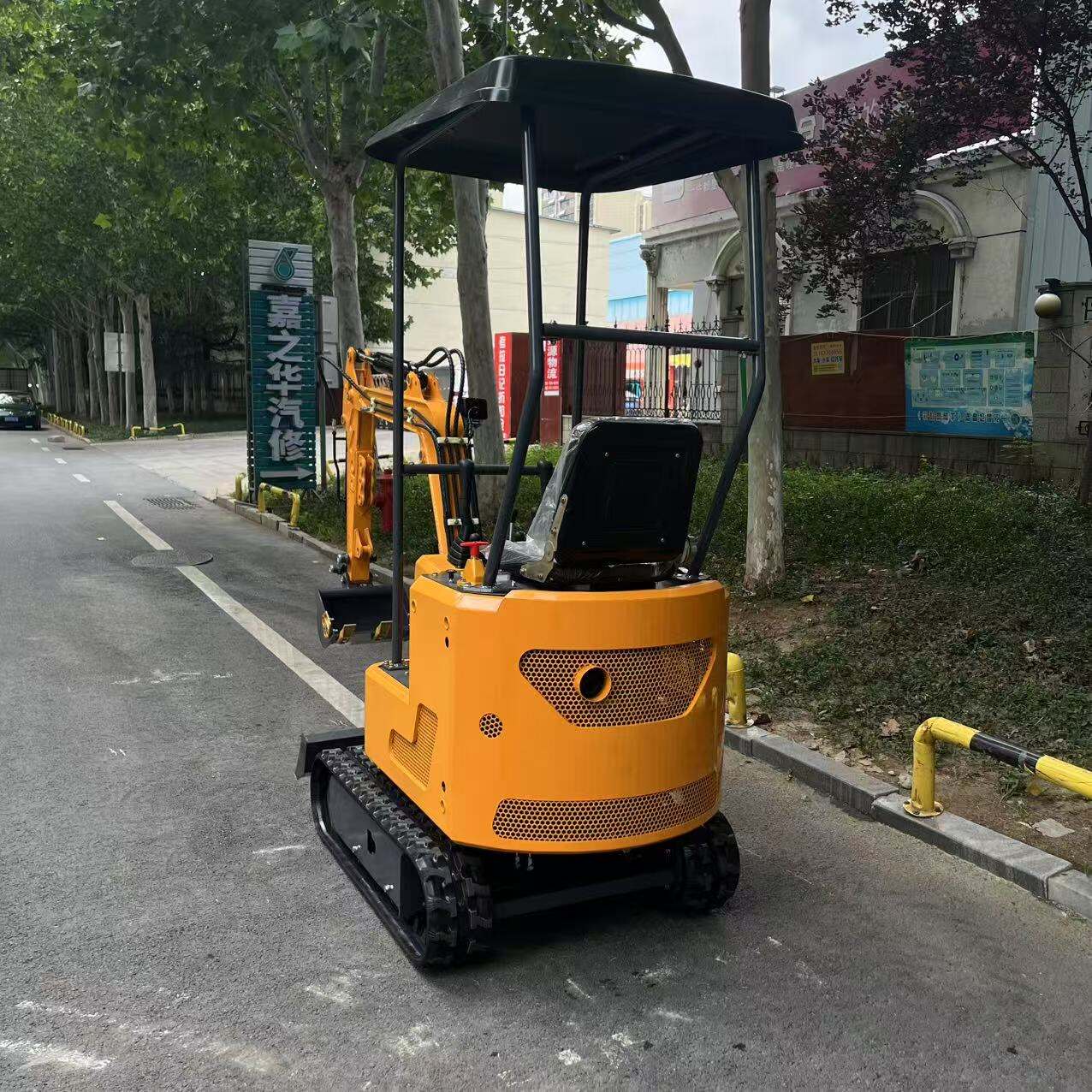 Зв'язатися з нами