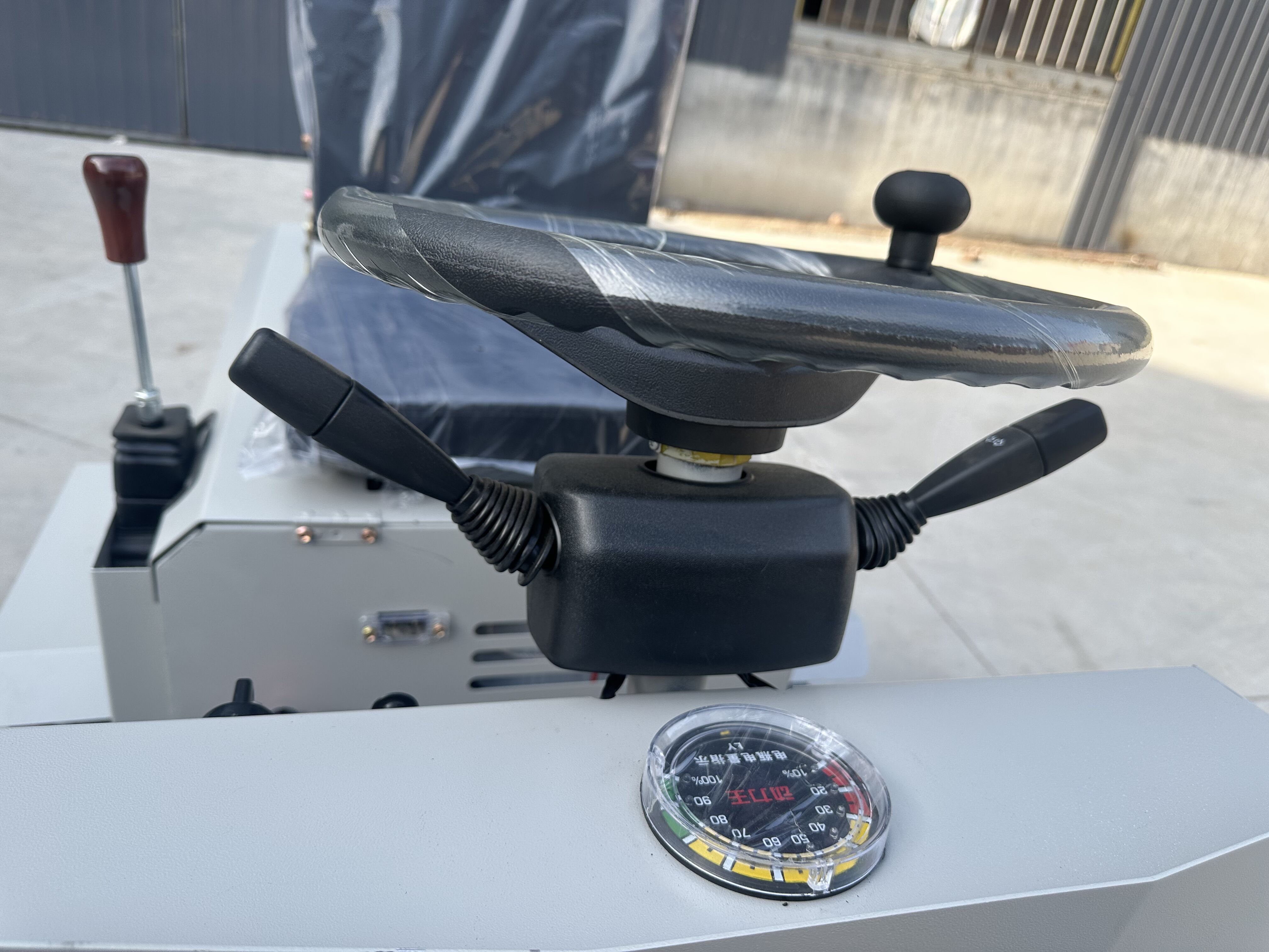 Конкурентоспроможна ціна електричного навантажувача з гарантією якості Logway та його продуктивністю