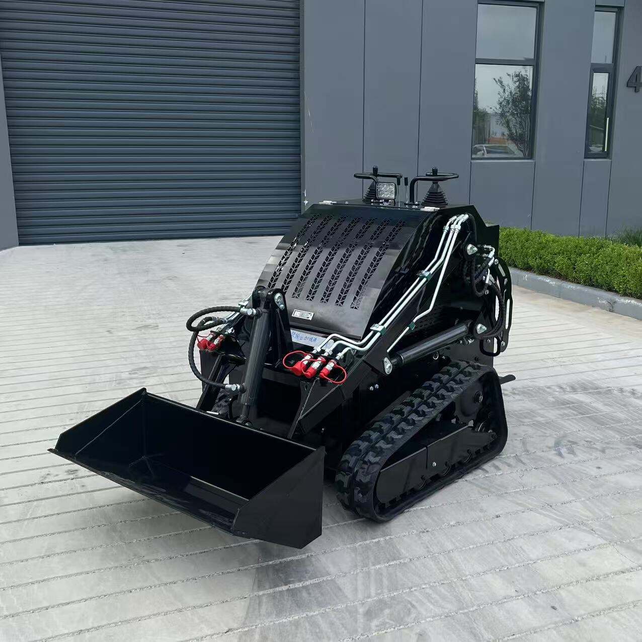 Зв'язатися з нами