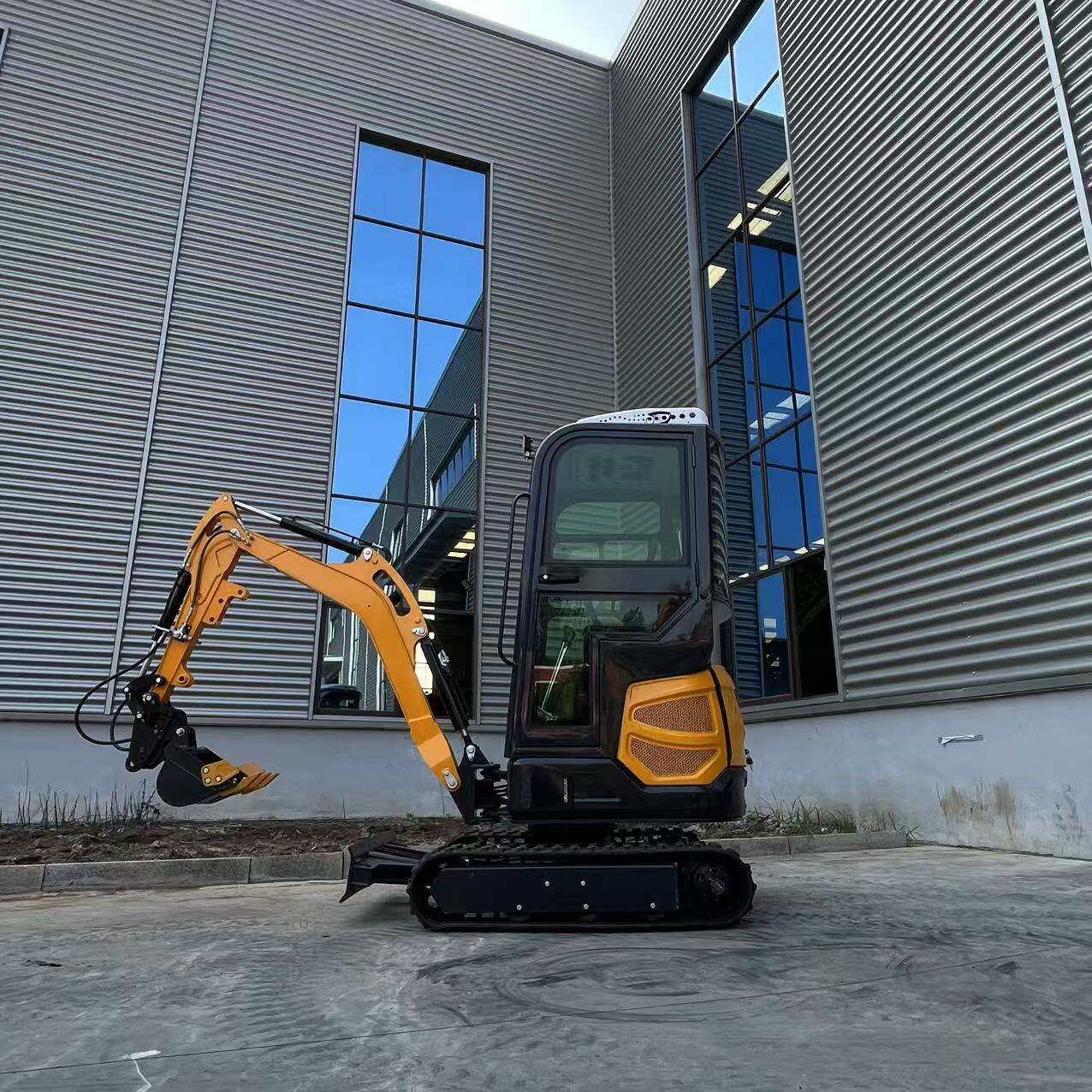 Міні-екскаватор Logway: Компактна потужність для багатофункціональних будівельних проектів