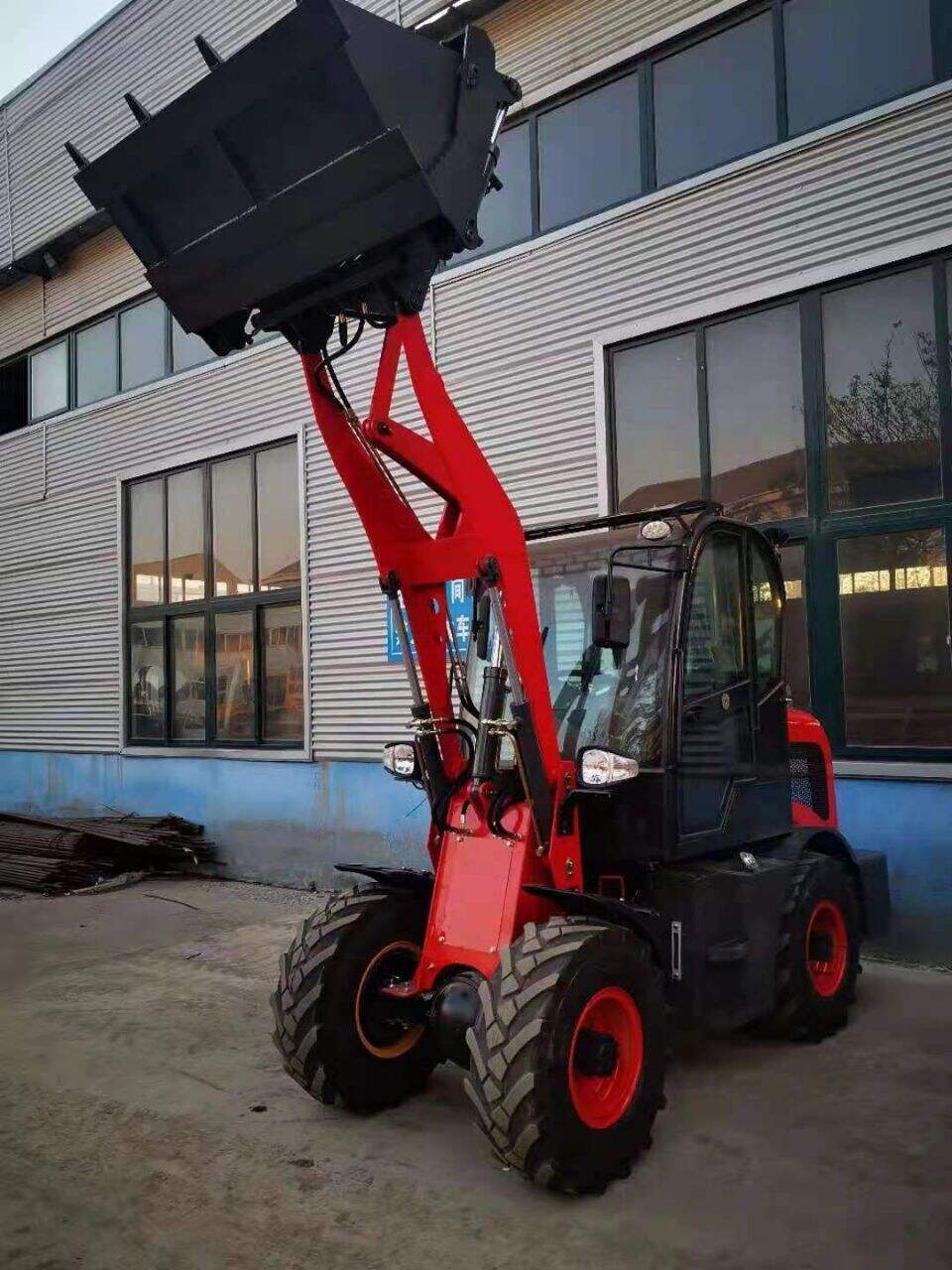 Зв'язатися з нами