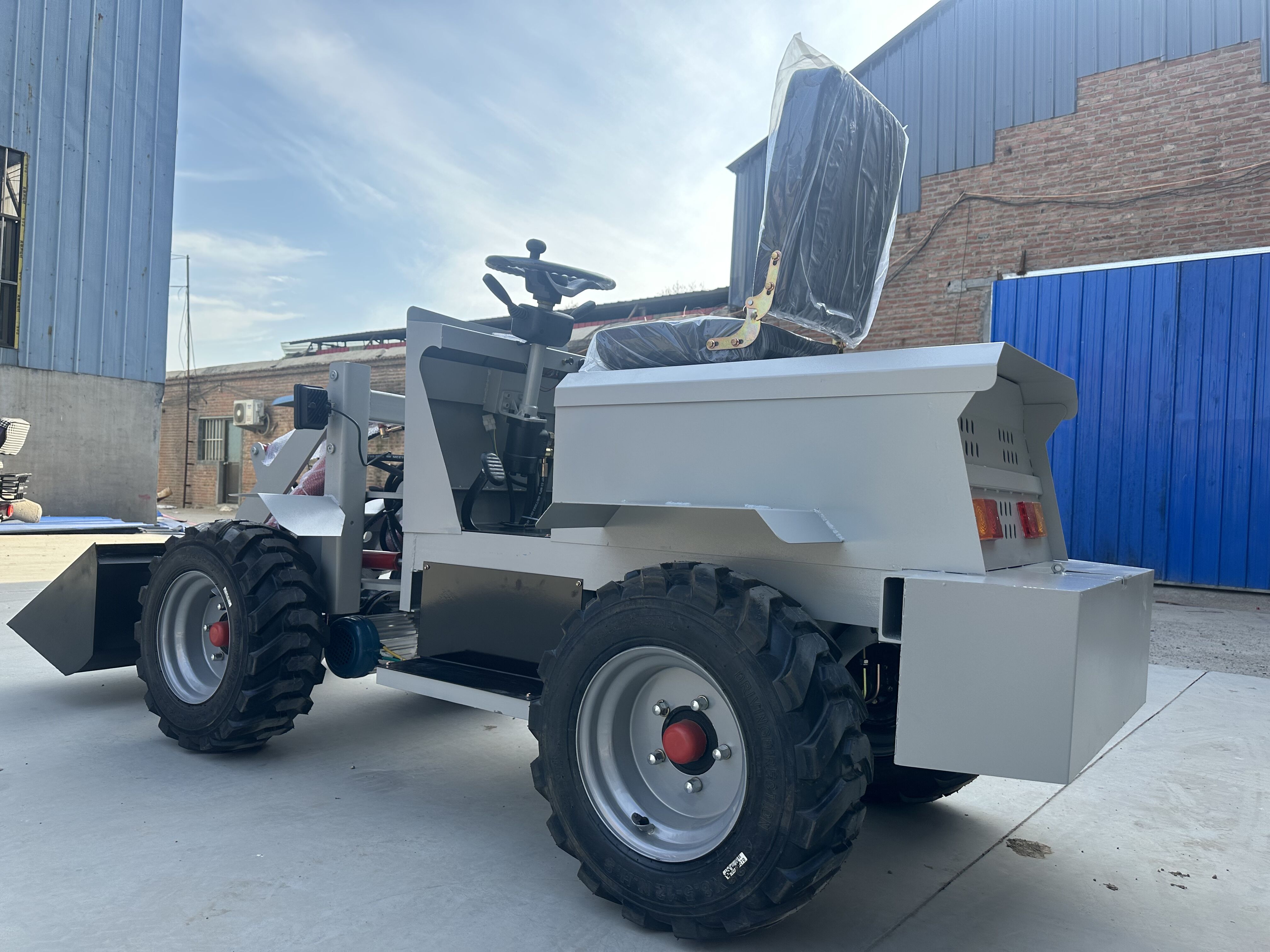 Зв'язатися з нами