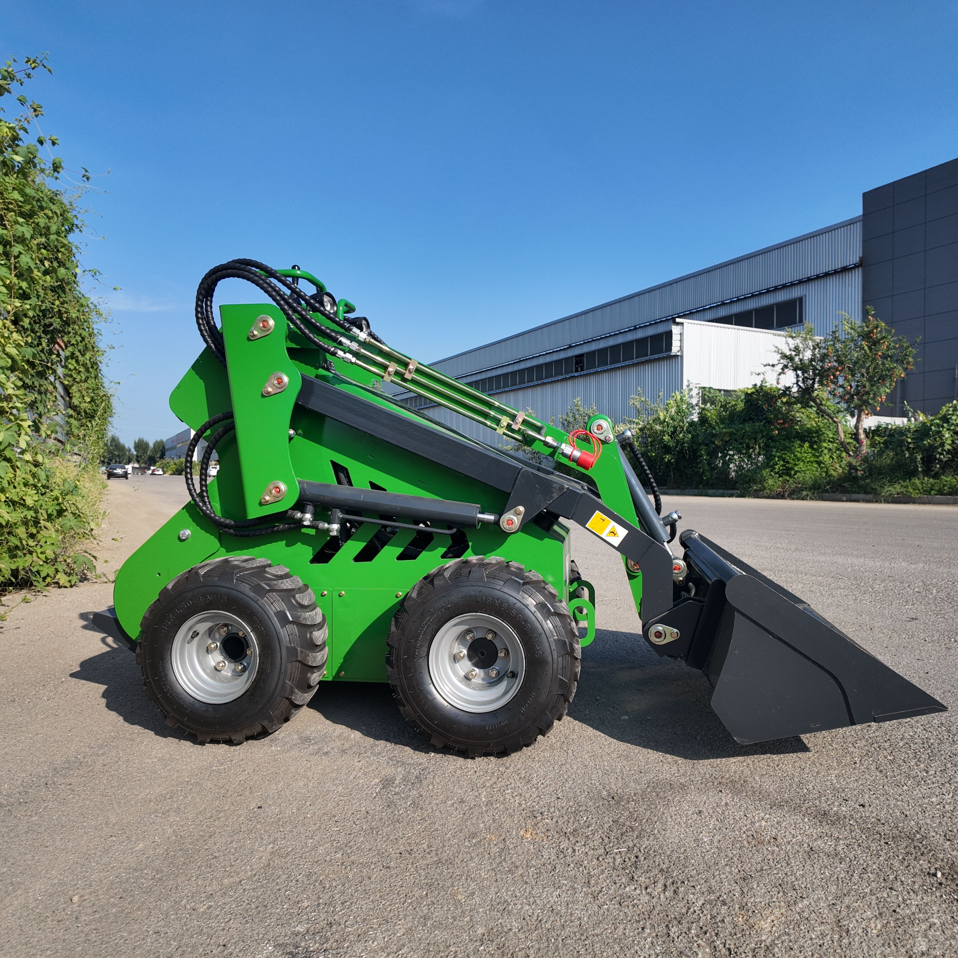 Паливна ефективність Logway Skid Steer: передові технології для зниження витрат на експлуатацію та подовження робочого часу