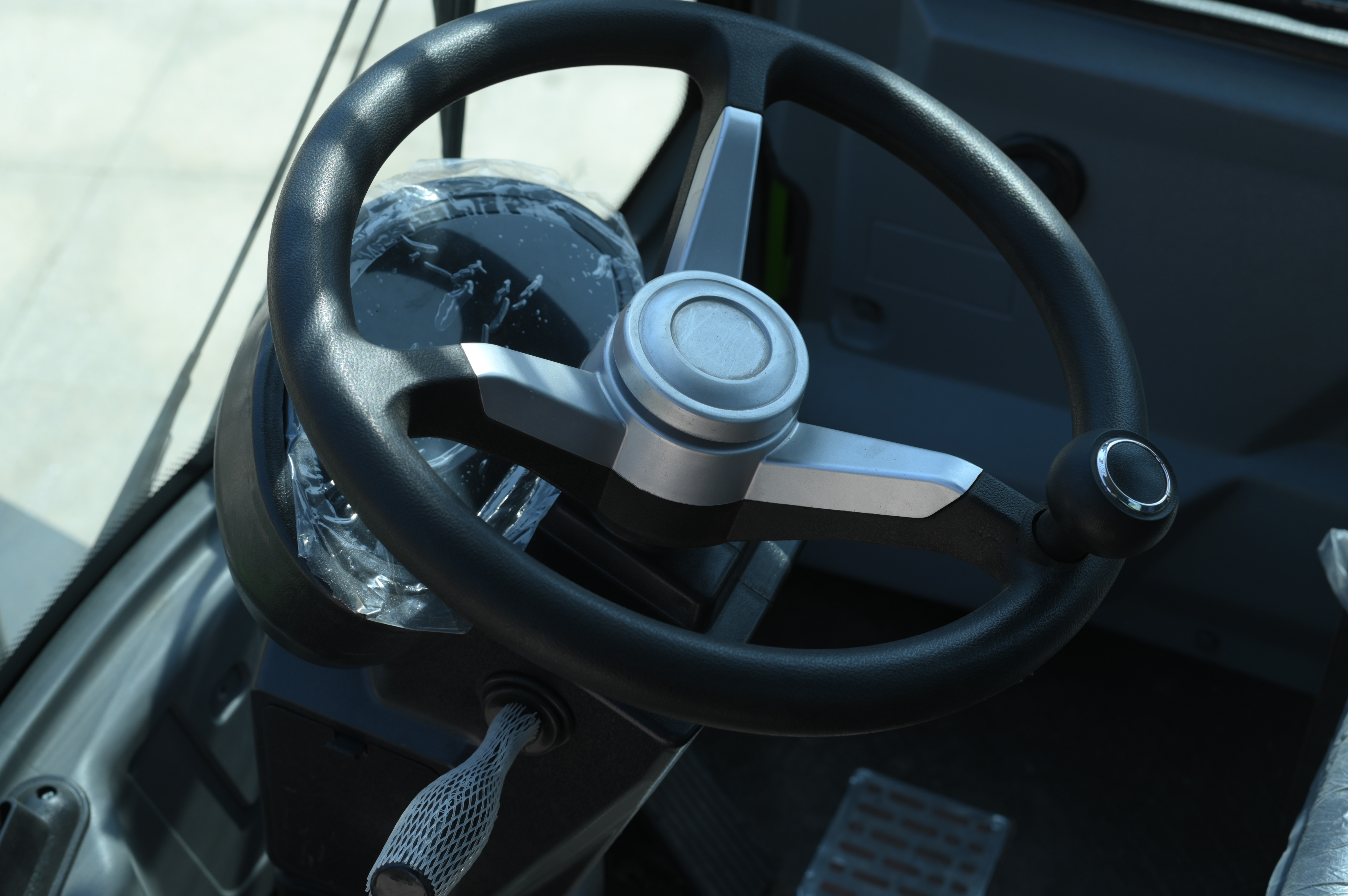 Зв'язатися з нами