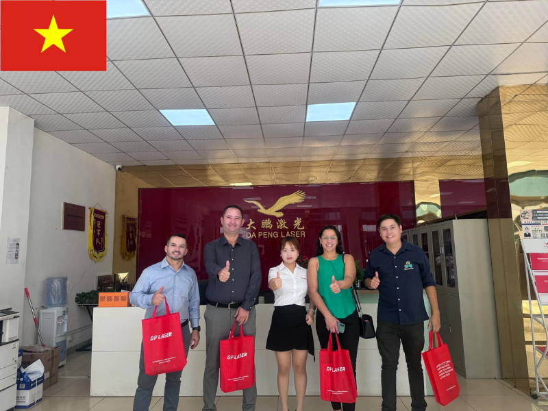 Modello: DP-L Series Macchina per il taglio laser di tubi pesante con tre mandrini