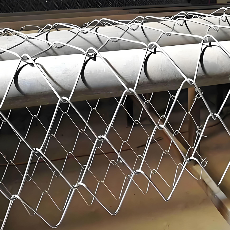 Rockfall protection wire mesh for Water and soil loss fields