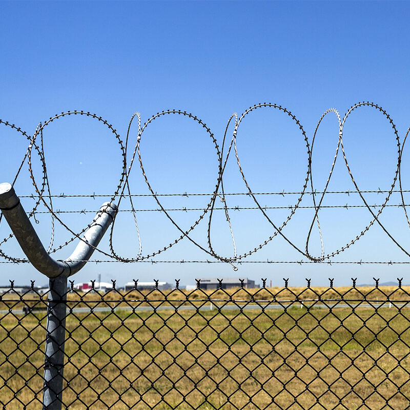 How to choose the best Razor wire fence Manufacturers In Dubai