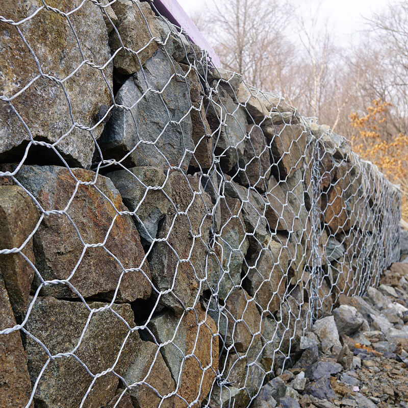 Gabion retaining wall for Strengthening structure of soil