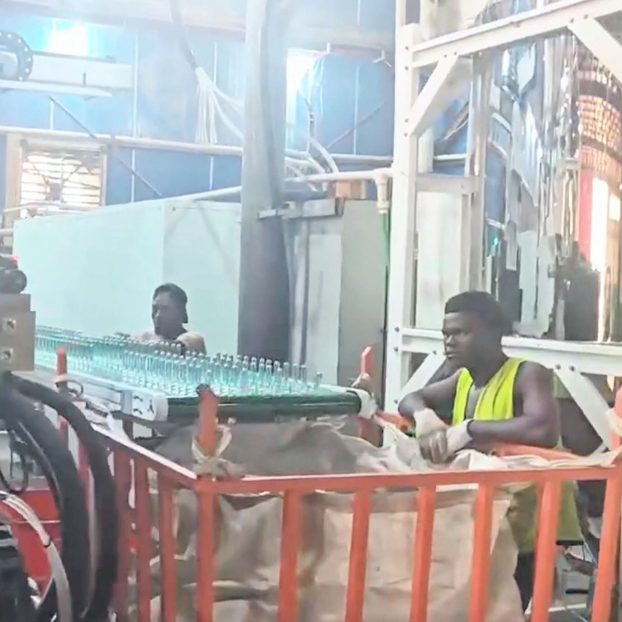  Water Preform Injection Molding Machine (64 cav) ---Angola
