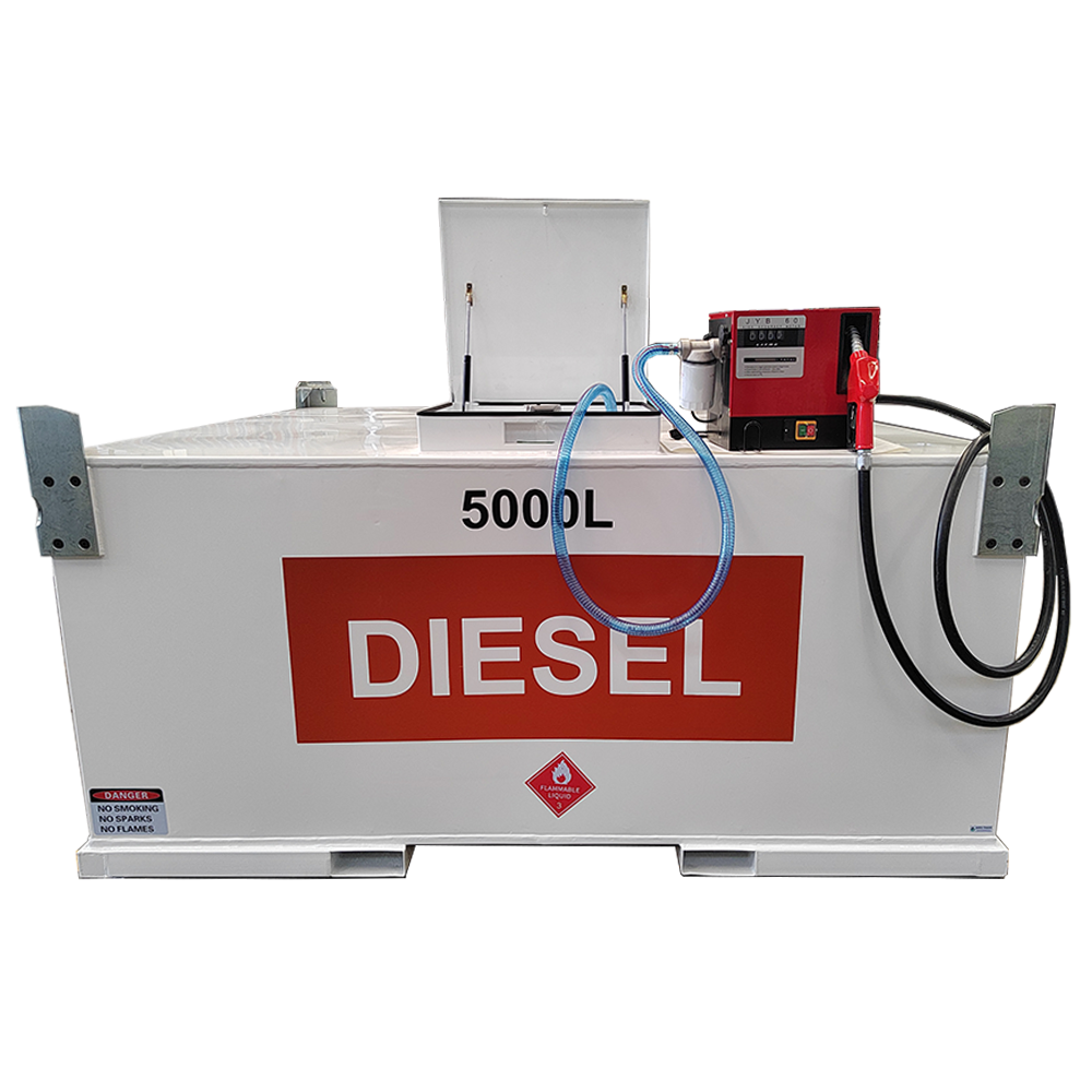 Mobile fuel tank with pump