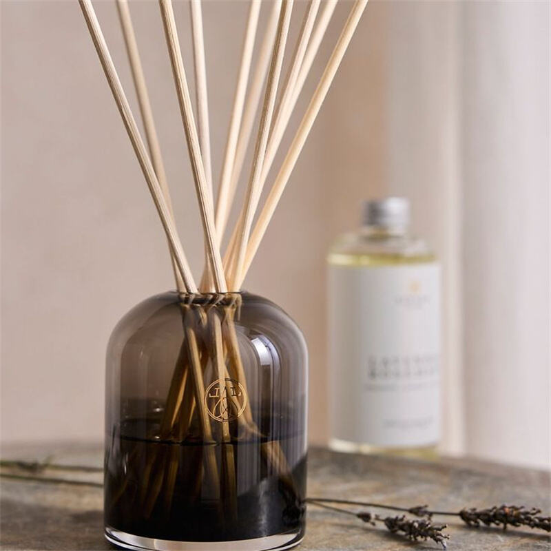 ຫຍັງເຮັດໃຫ້ໄອຂອງ Reed Diffusers ປ່ອຍກິ່ນທີ່ລຽບງ່າຍແບບນີ້ຕະຫຼອດໄລຍະເວລາ