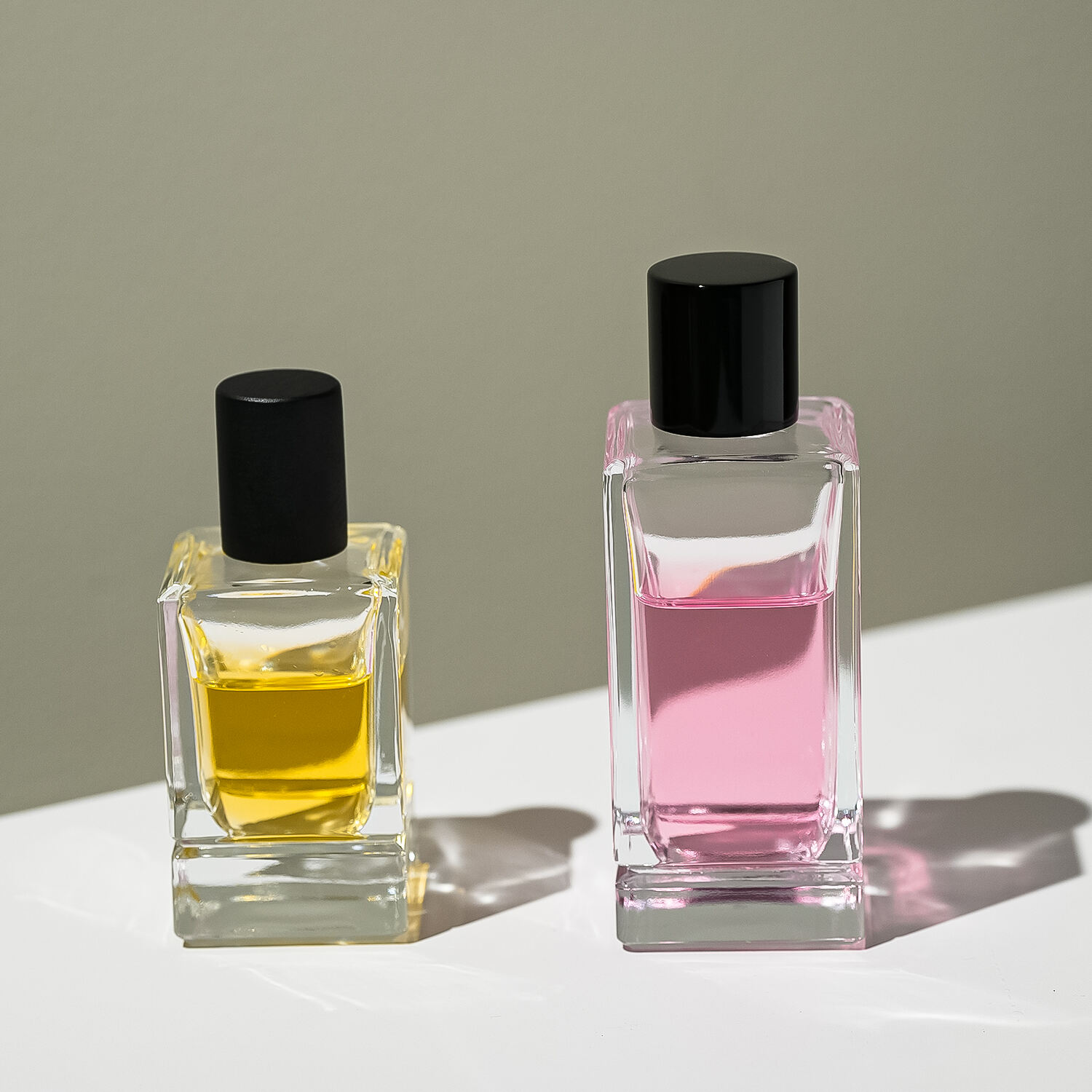 زجاجة عطر شفافة بسعة 50 مل و100 مل