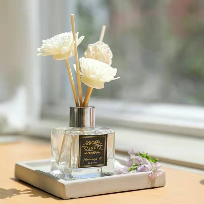 Square reed diffuser bottle with lid