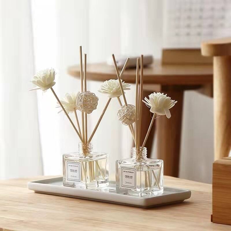 Square reed diffuser bottle with lid