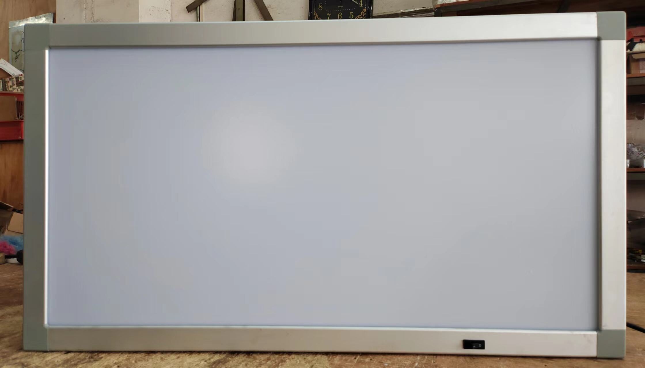 X-ray film illuminator