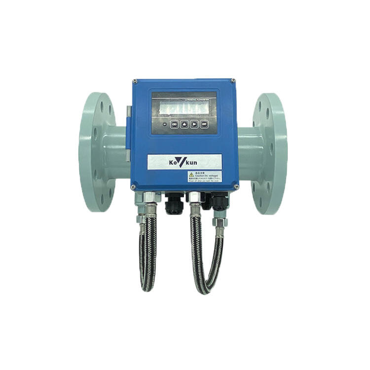 နံရံတွင် တပ်ဆင်ထားသော ကုပ်ကုပ်ပေါ်ရှိ ultrasonic flowmeter