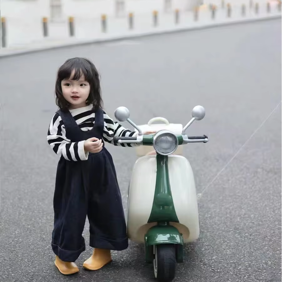 Kids 12V Electric Motorbike Battery-Powered Ride-On Bumper Car for Girls and Boys Aged 2 to 4 Years Toy for Young Children