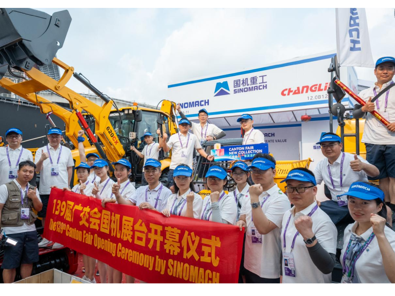 Meșteșugul în expoziție, plecarea în voiaj la Târgul din Canton | Deschiderea solemnă a standului SINOMACH – Un început puternic pregătește scena pentru succes
