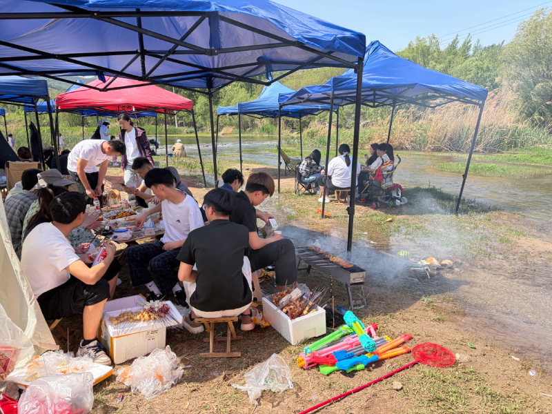 Outdoor barbecue team building activity of Shandong Antu Company