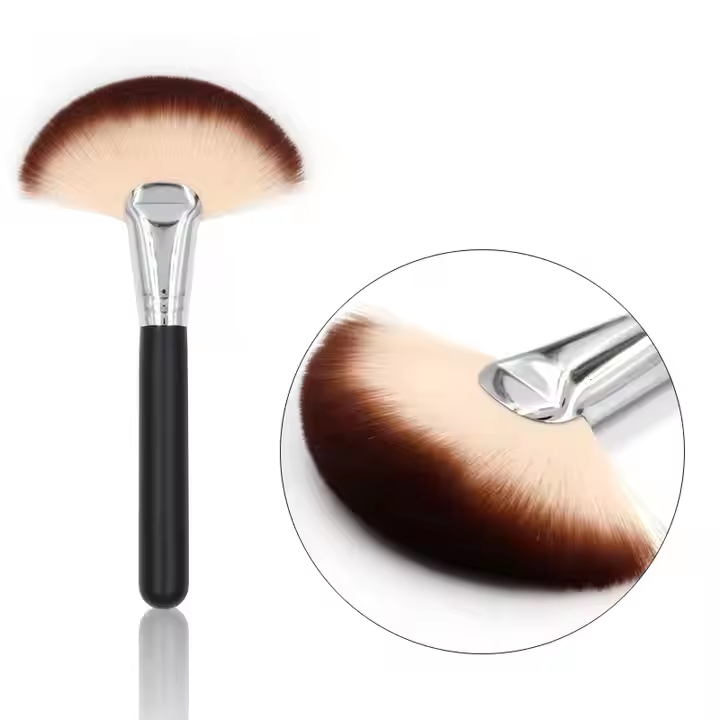 High-Quality Private Label Big Fan Shape Blusher & Highlighter Brush