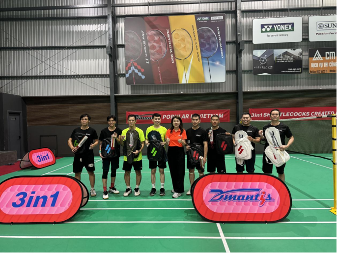 The Champion's Choice: What Makes the Equipment Used by Professional Badminton Players So Special?