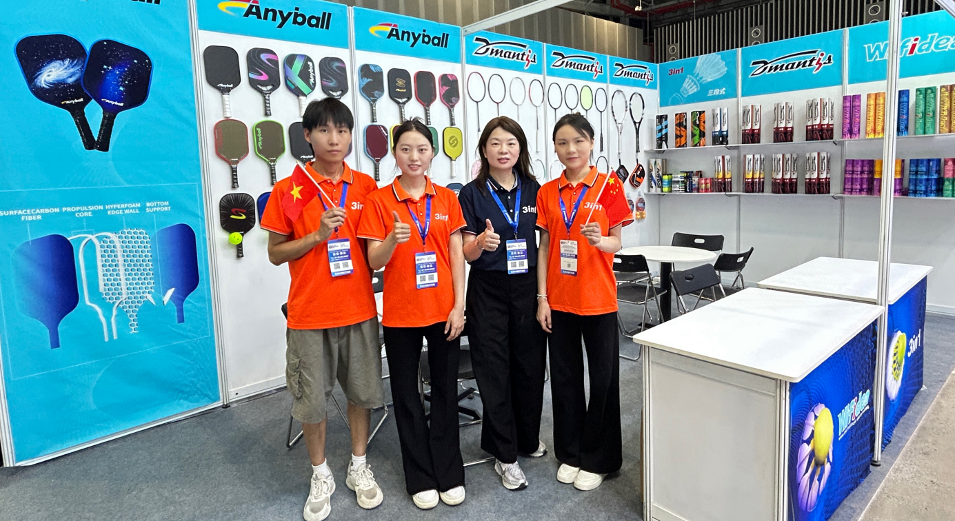 Un Éxito Rotundo: La Marca Dmantis Destaca en la Expo de Vietnam con sus Innovadores Volantes 3en1 y Excelencia en Pickleball