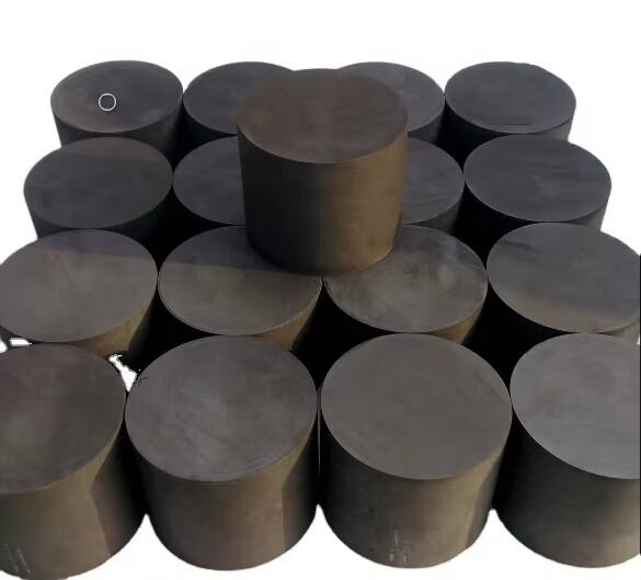 What Are the Differences Between Synthetic and Natural Graphite?