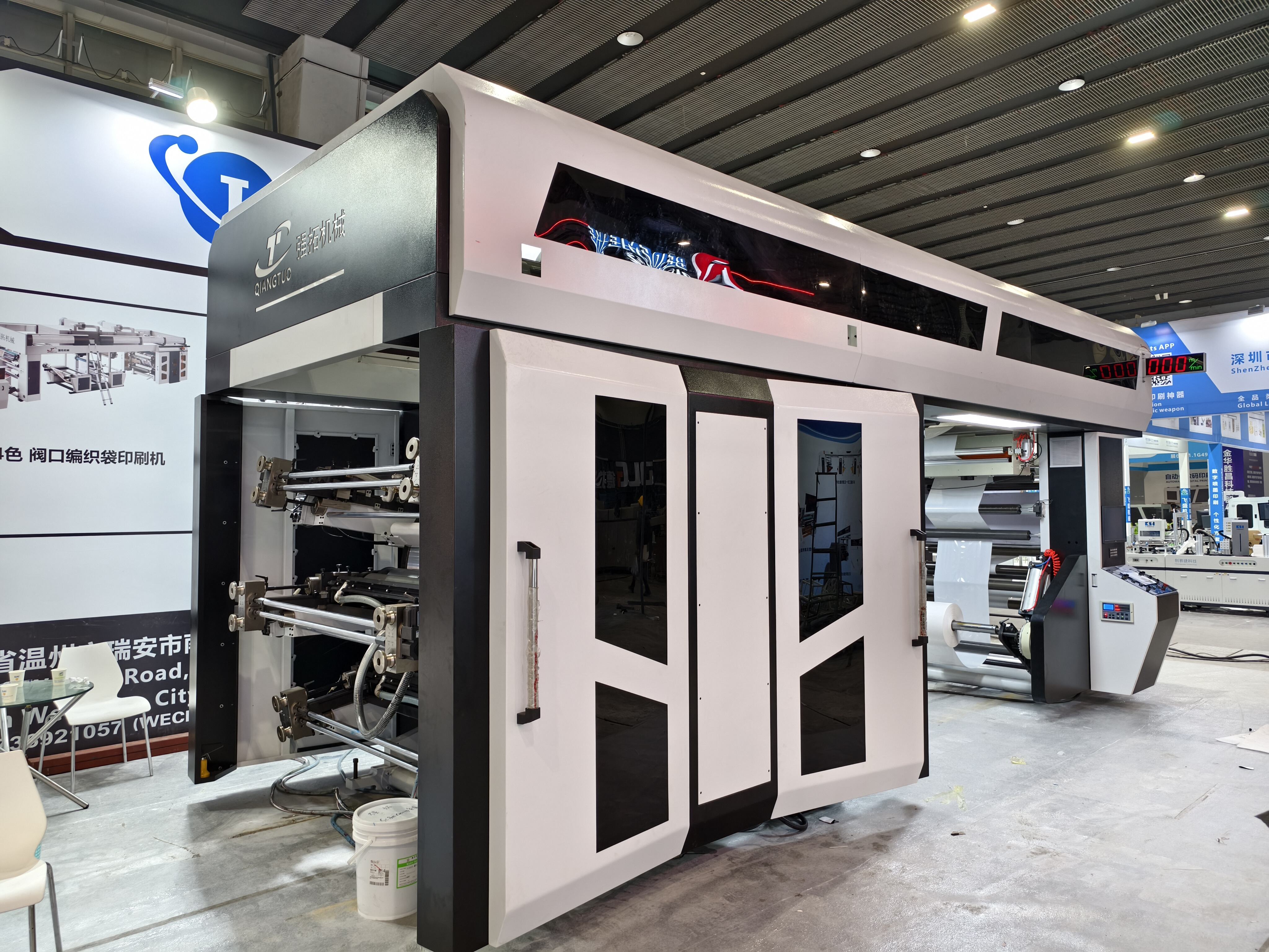 How to Choose a Durable Flexographic Printing Machine for Mass Production?