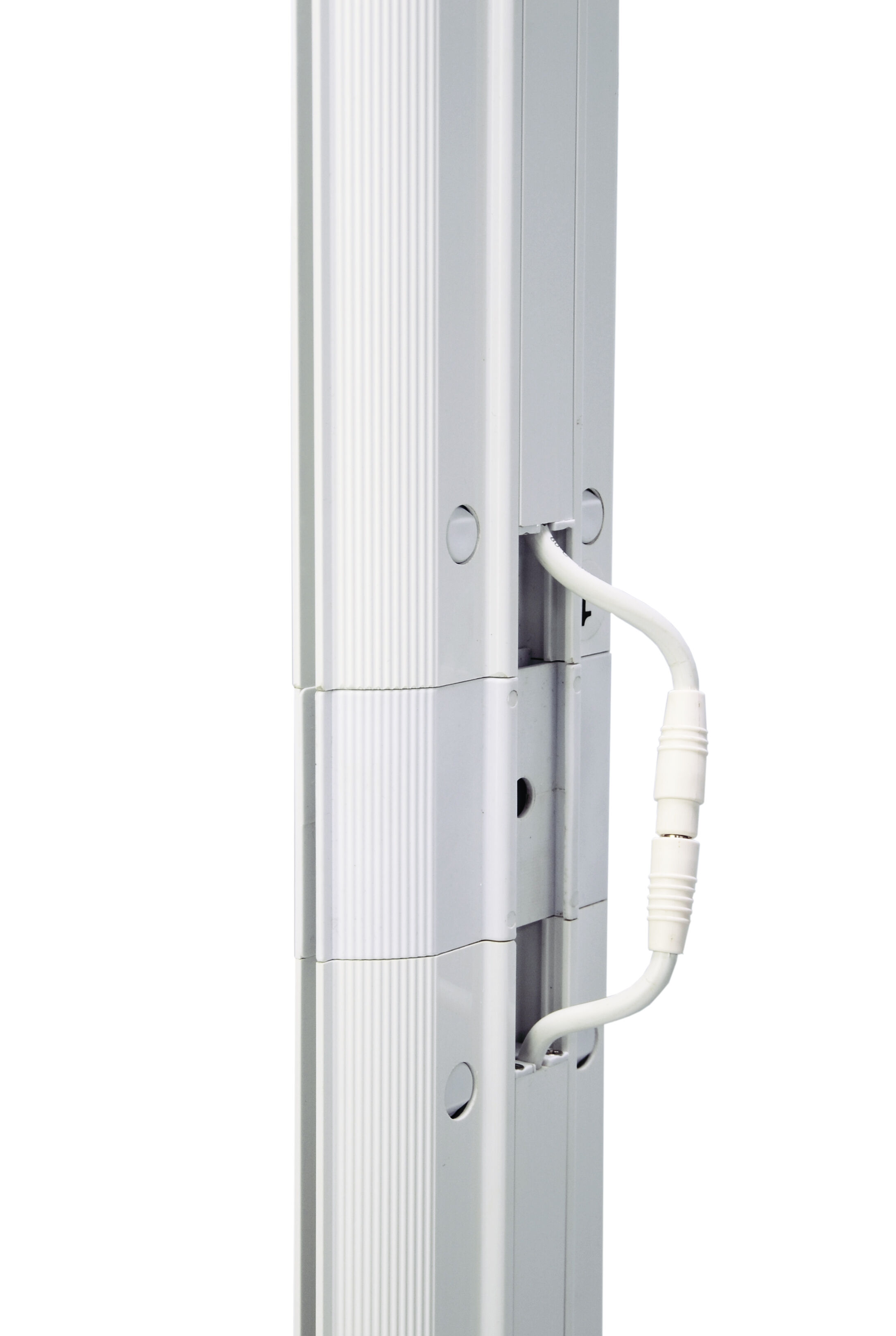 Connect the power cable of the modular light box.jpg