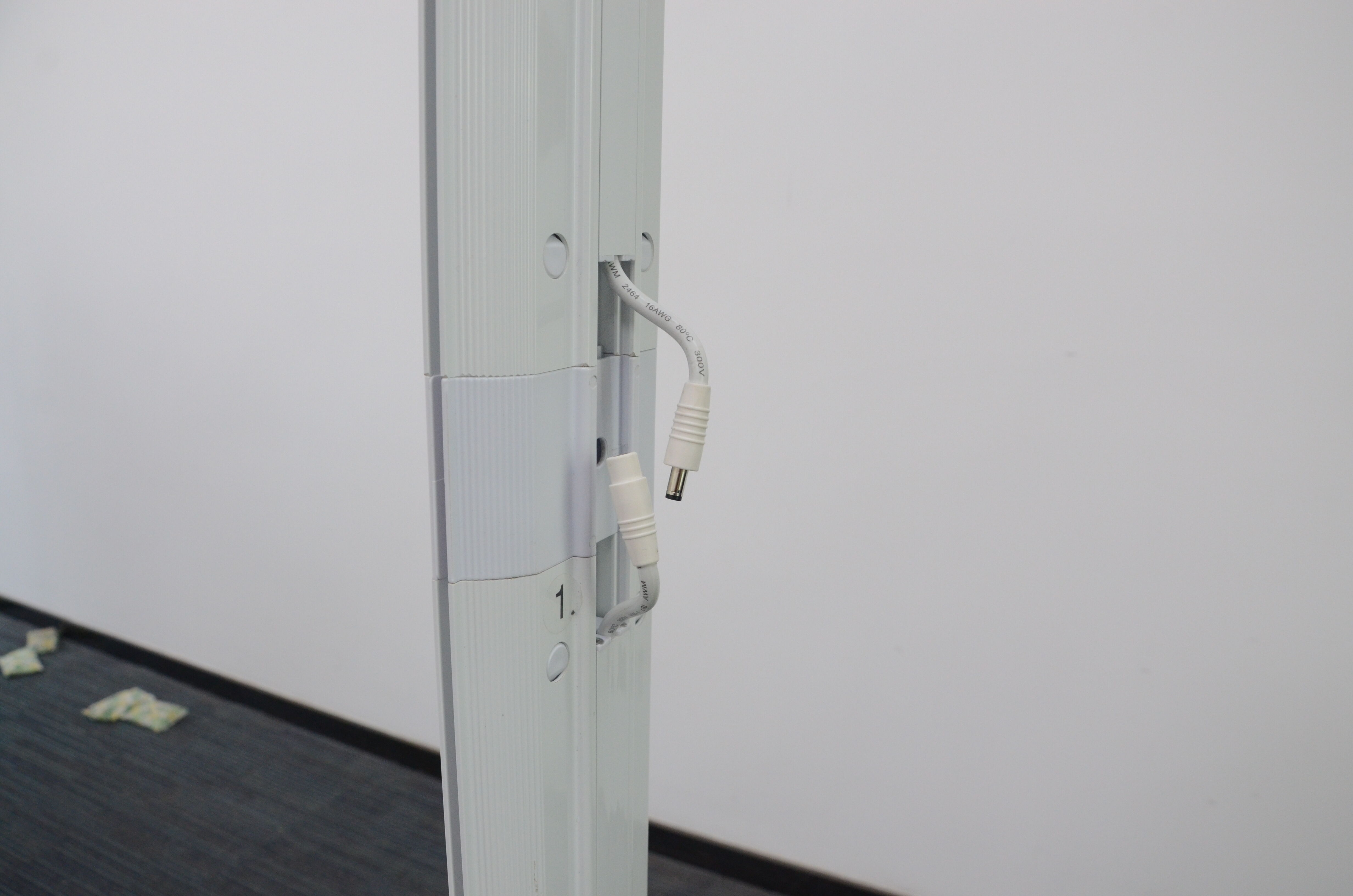 Connect the power cable of the modular light box.JPG