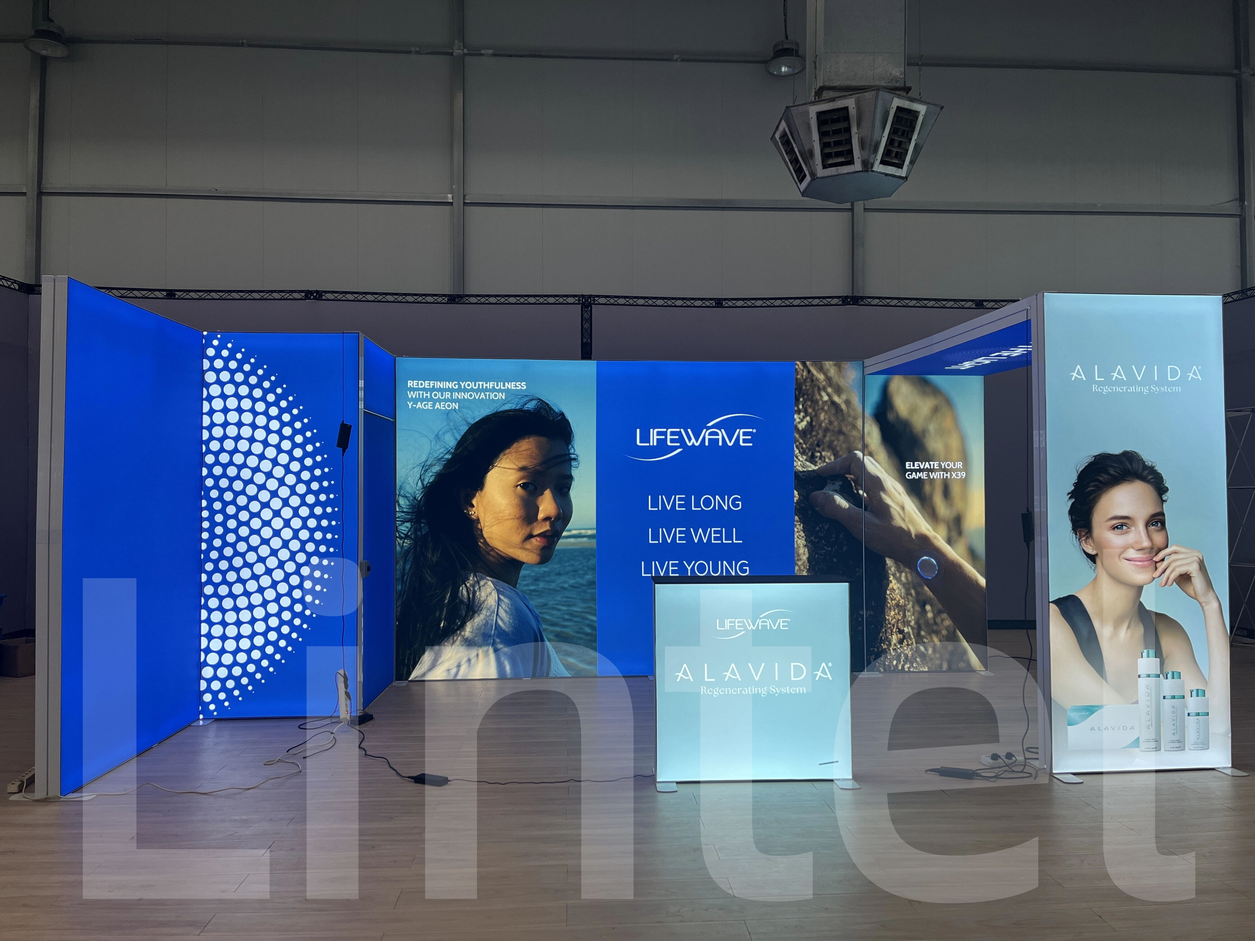 Lintel 3x6  light box booth with arch and storage.jpg