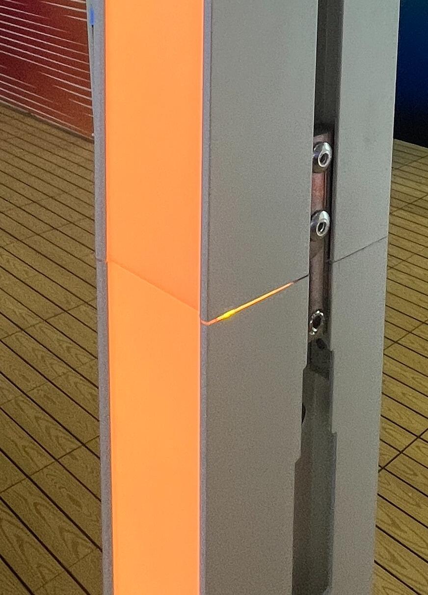 Aluminum Frame light box Structural details.jpg