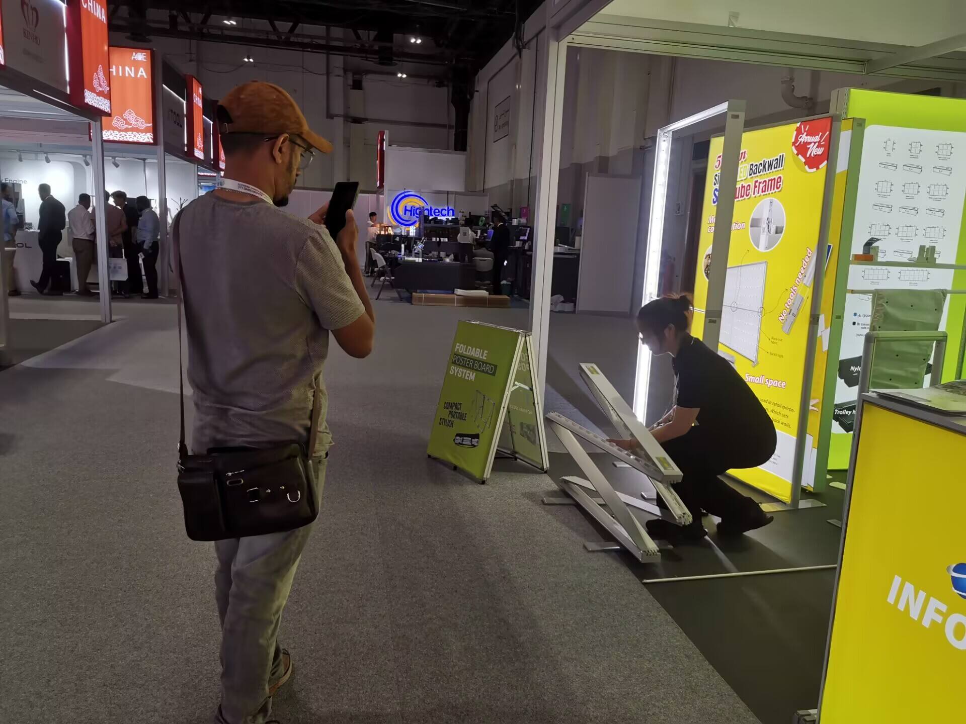 Folding Pop Up Light Box.jpg