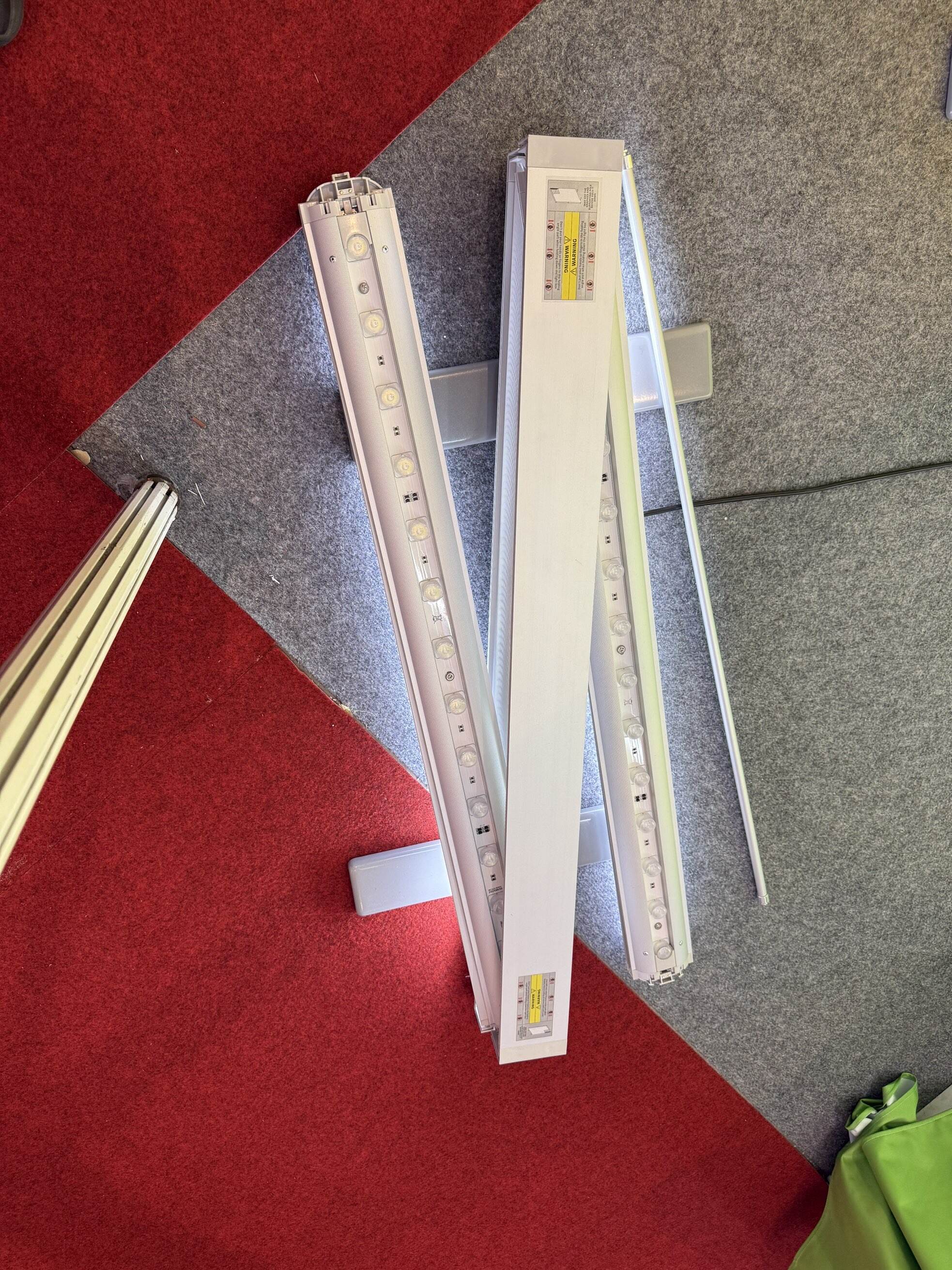 Foldable POP UP light box.png