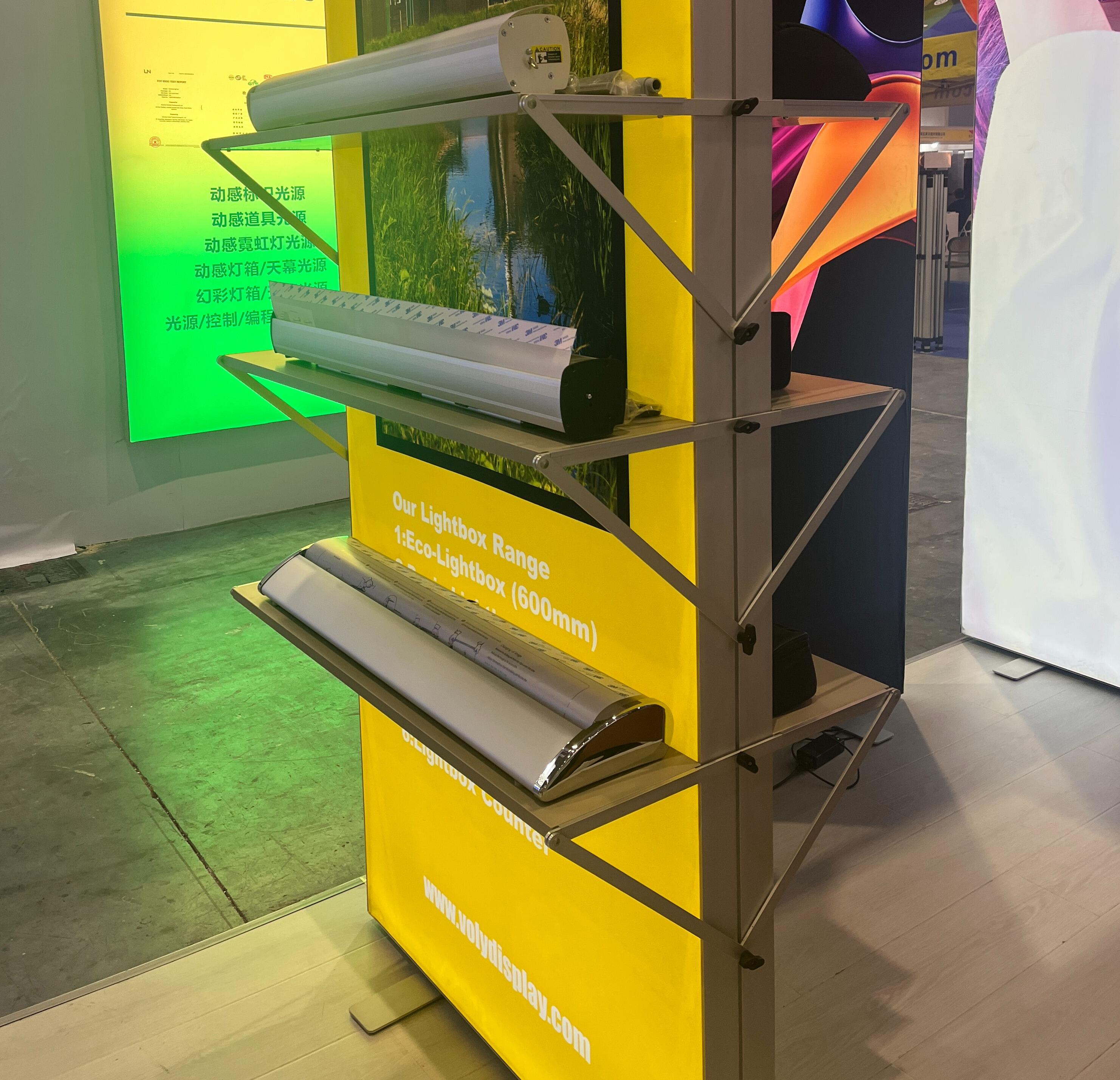 seg light box manual tightening screws shelves structure.jpg