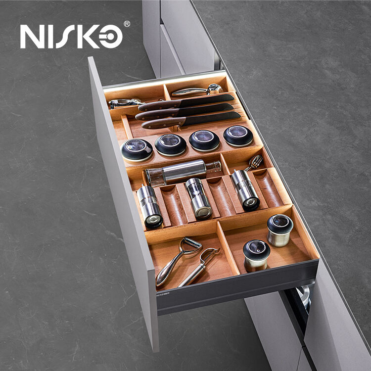 Nisko Adjustable Beech Cutlery Drawer Organizer