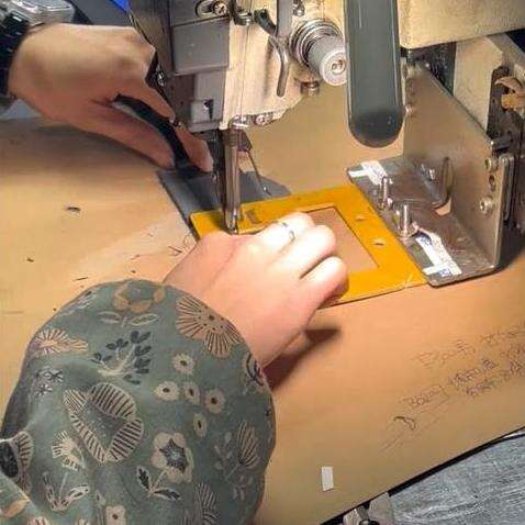 Cusături de consolidare în punctele cheie ale îmbrăcământului