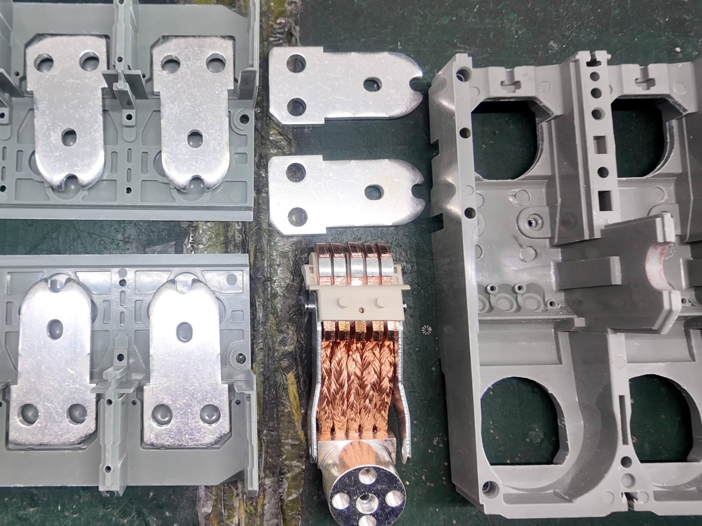 MTNSX1600A MCCB 1600A 3P Molded Case Circuit Breaker for Power Distribution manufacture