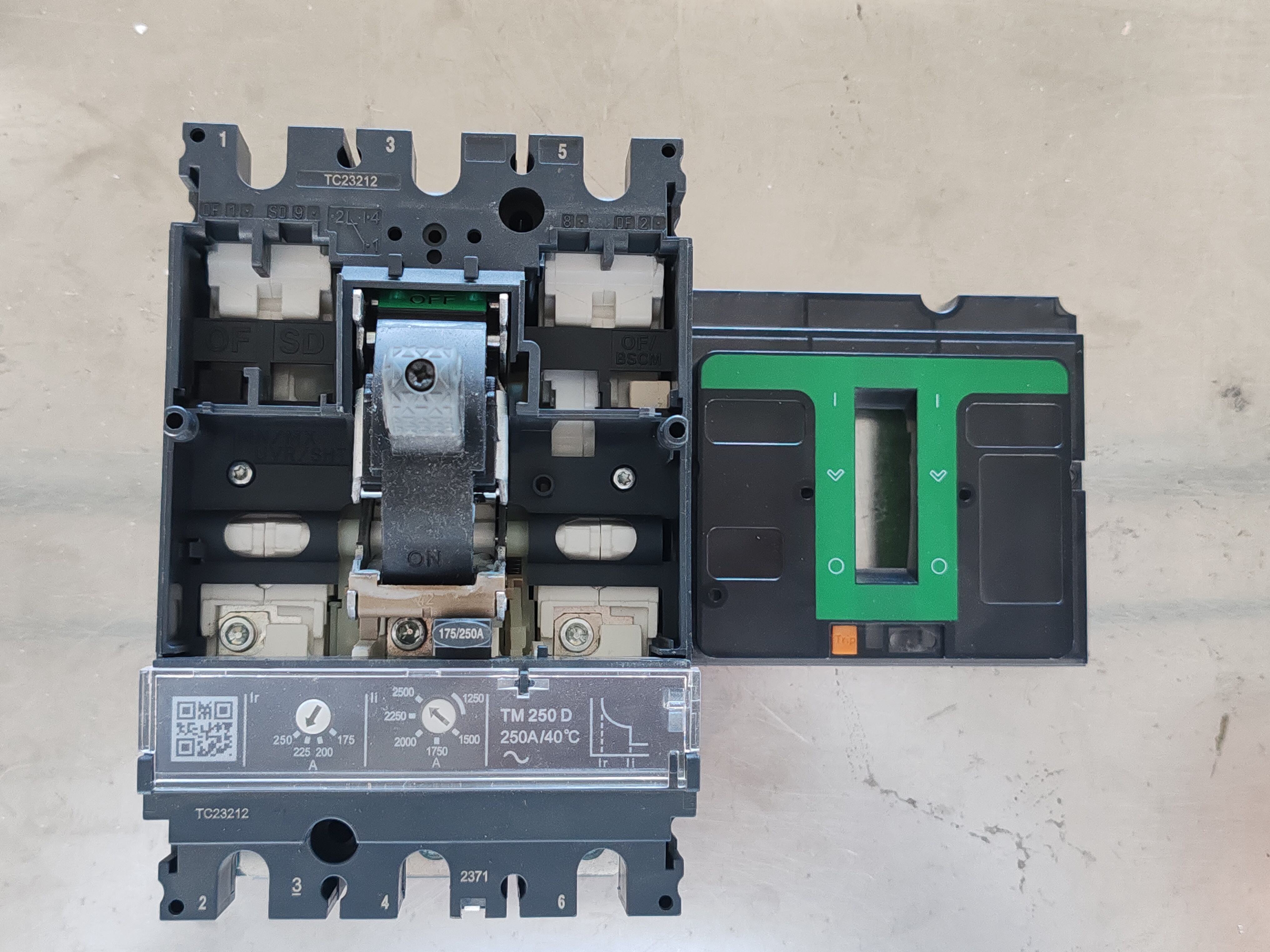 MT-NSX  3/4P 100A-1600A  Molded case circuit breakers  AC MCCB manufacture