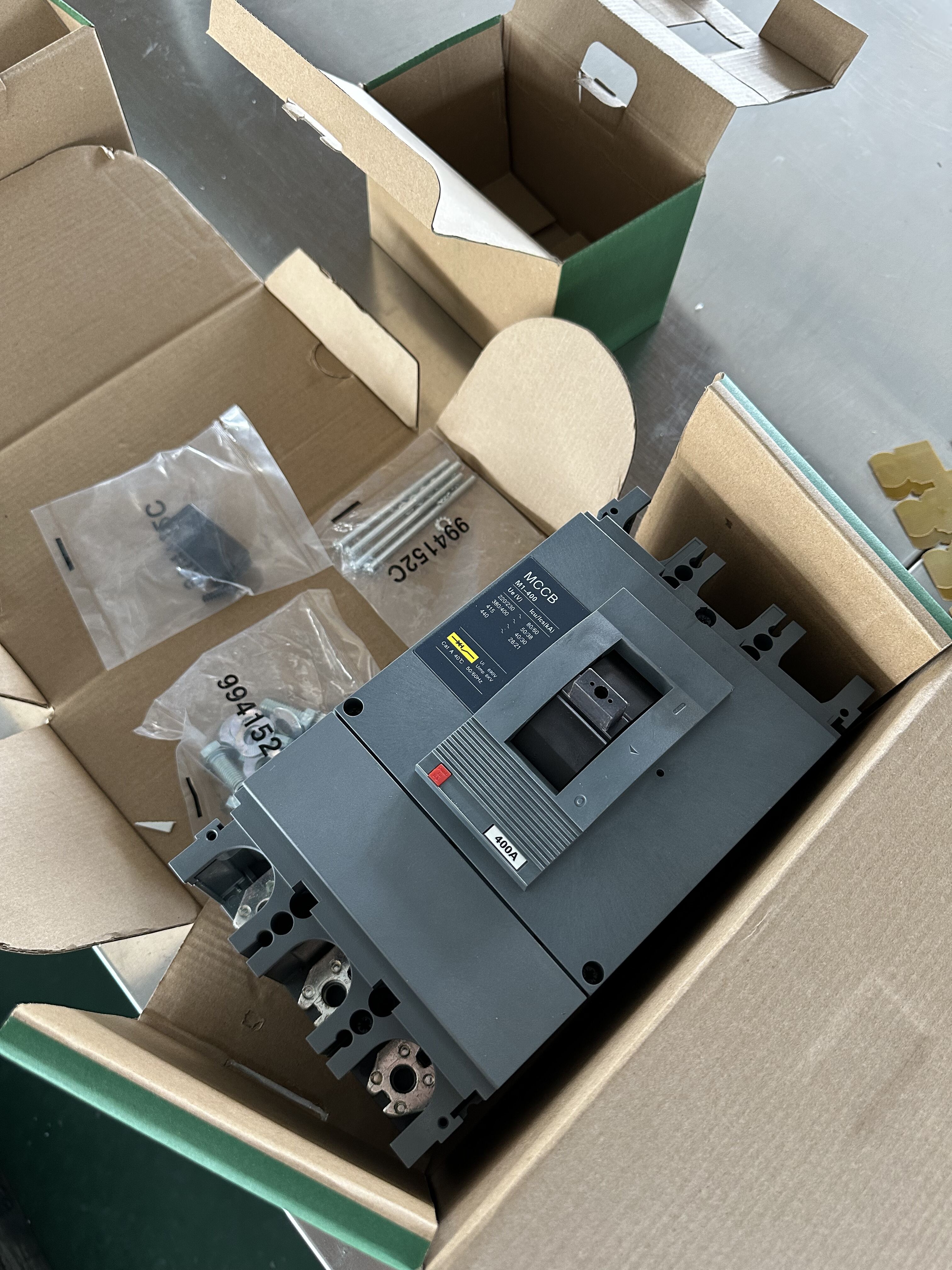 MTEZC Industrial MCCB, 3/4 Pole Molded Case Circuit Breaker  factory