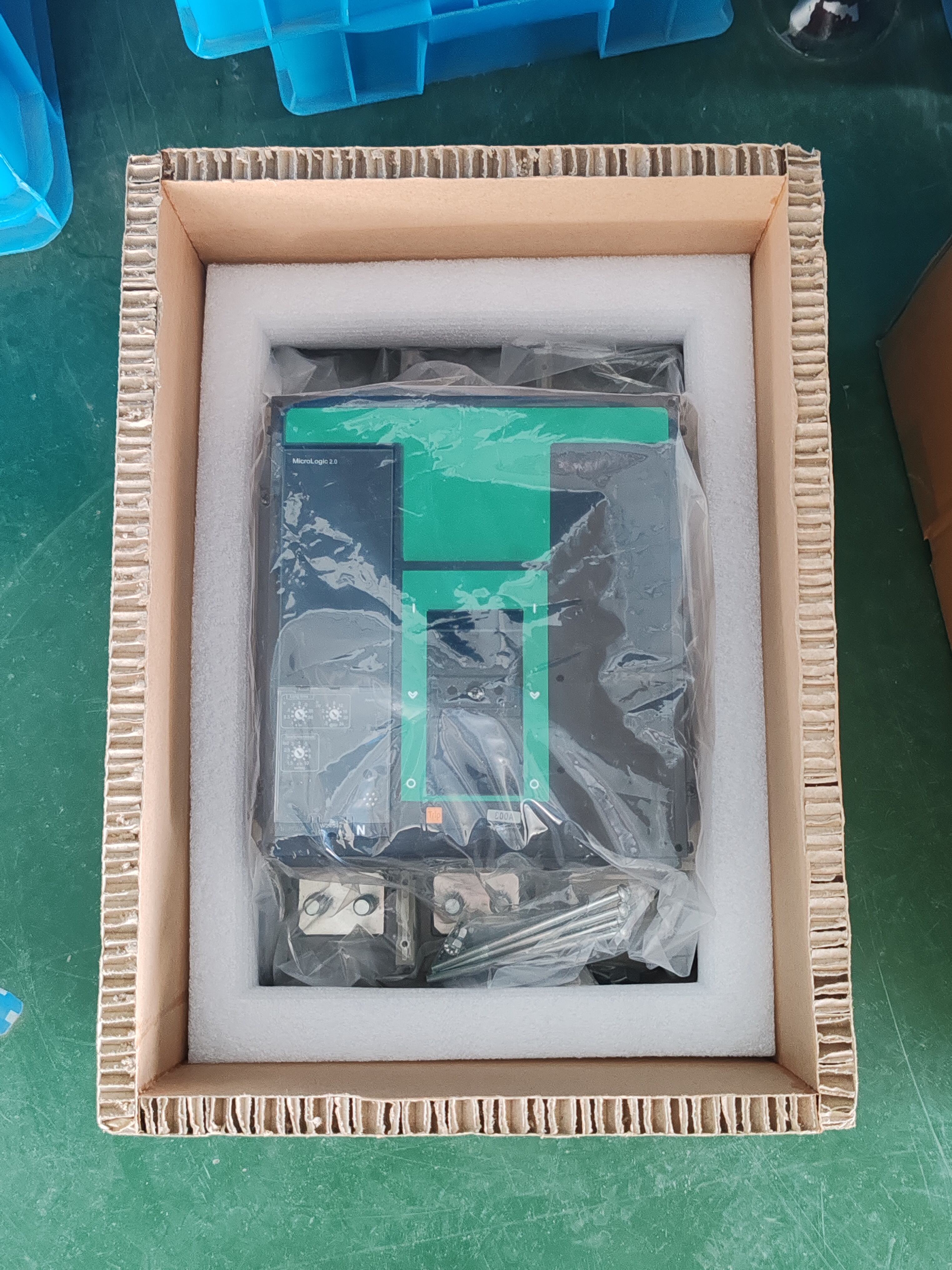 nsx1600a mccb 1600a 3p molded case circuit breaker for power distribution-2