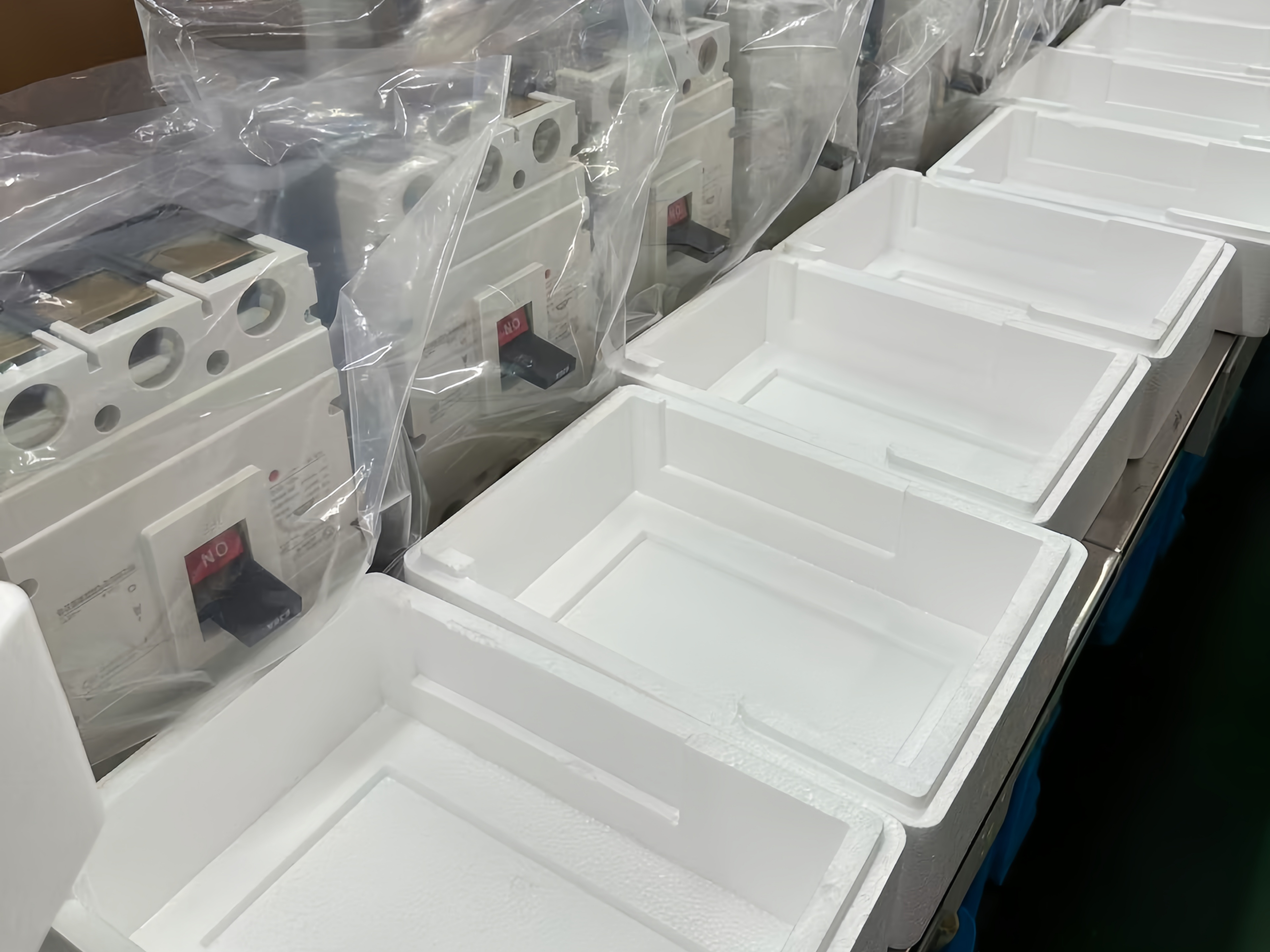 4p 63a 1600a molded case circuit breakers ac mccb-1