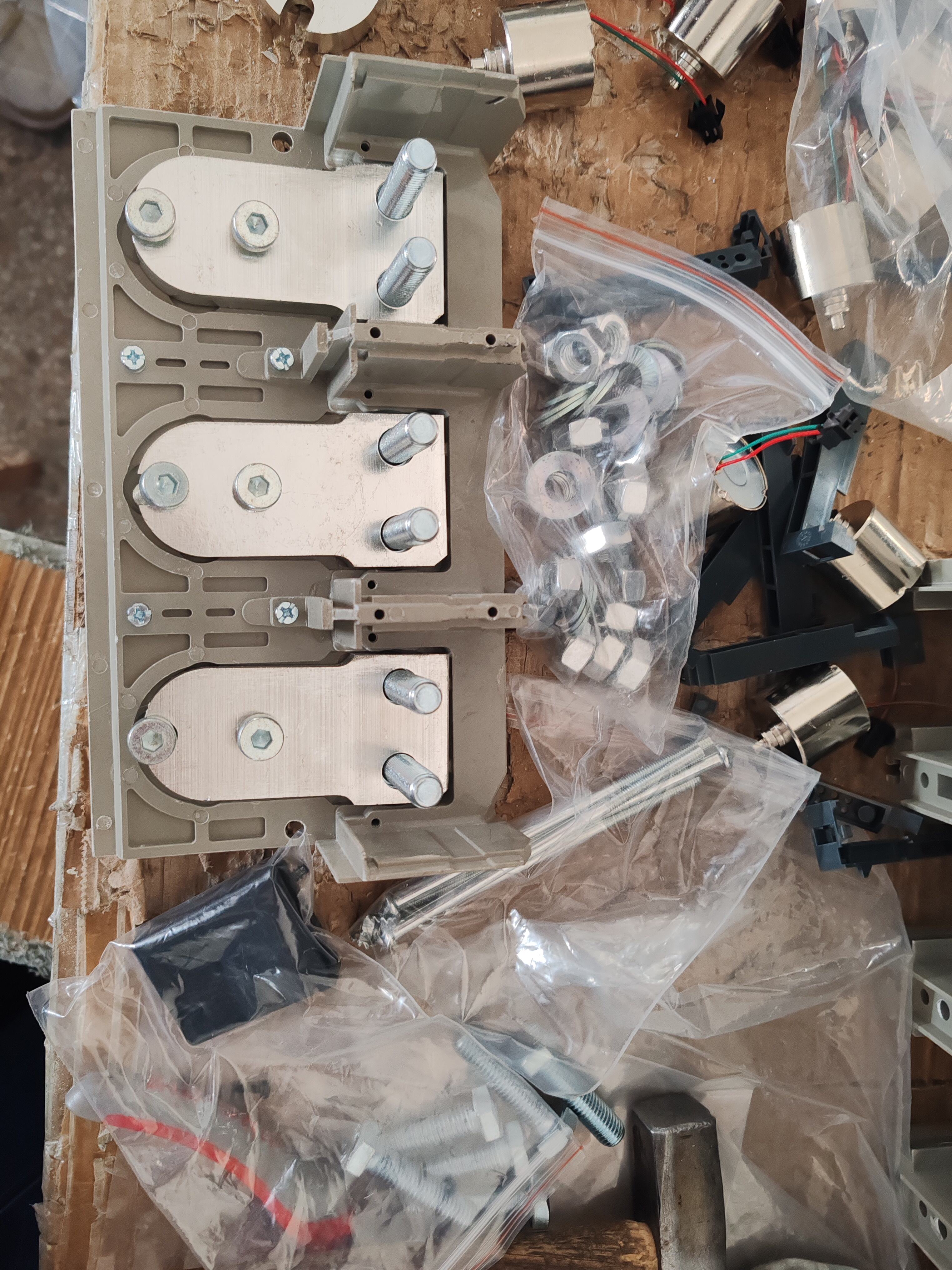 MTNSX1600A MCCB 1600A 3P Molded Case Circuit Breaker for Power Distribution supplier