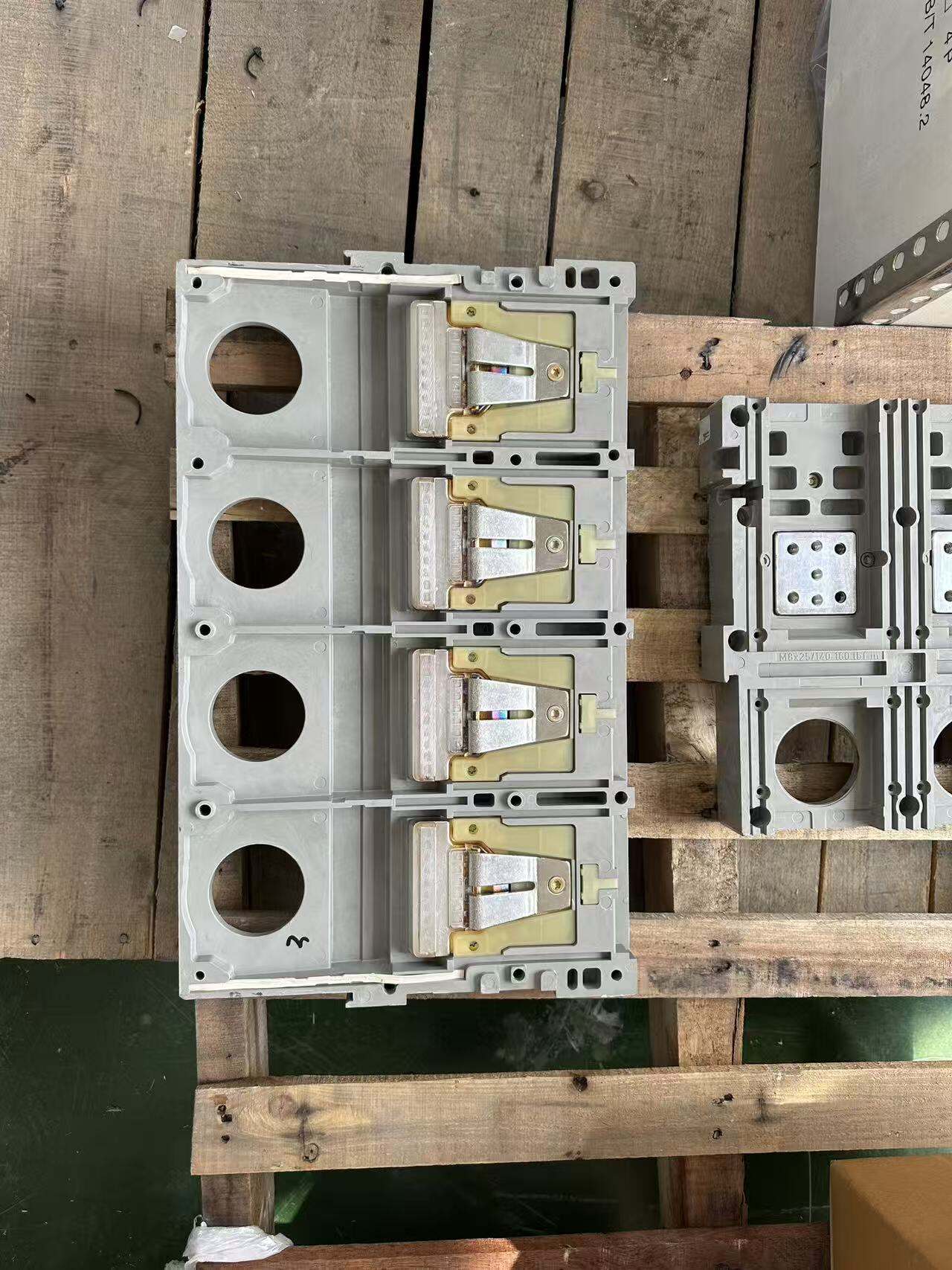 Air Circuit Breaker (ACB) MTNT-630A-6300A Fixed & Drawout Type manufacture