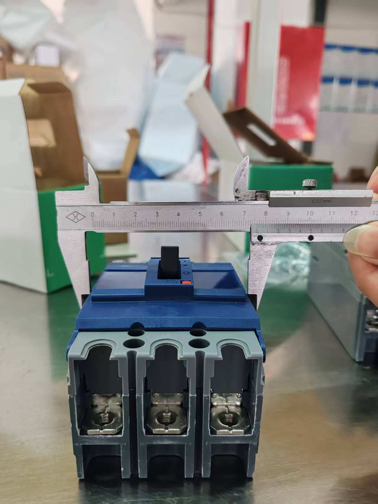 enclosed molded case switch